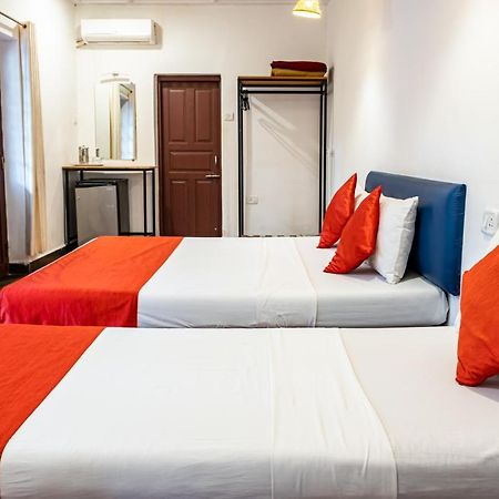 O Camarao Hotell Calangute Exteriör bild