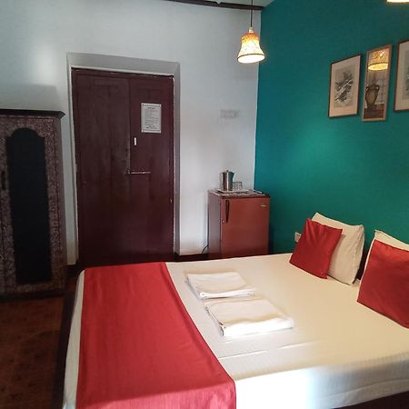 O Camarao Hotell Calangute Exteriör bild