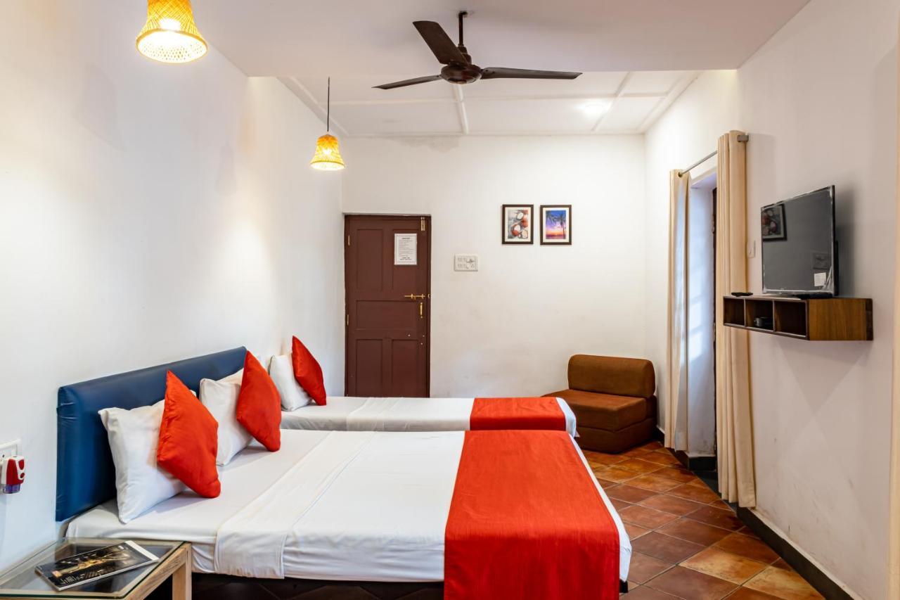 O Camarao Hotell Calangute Exteriör bild