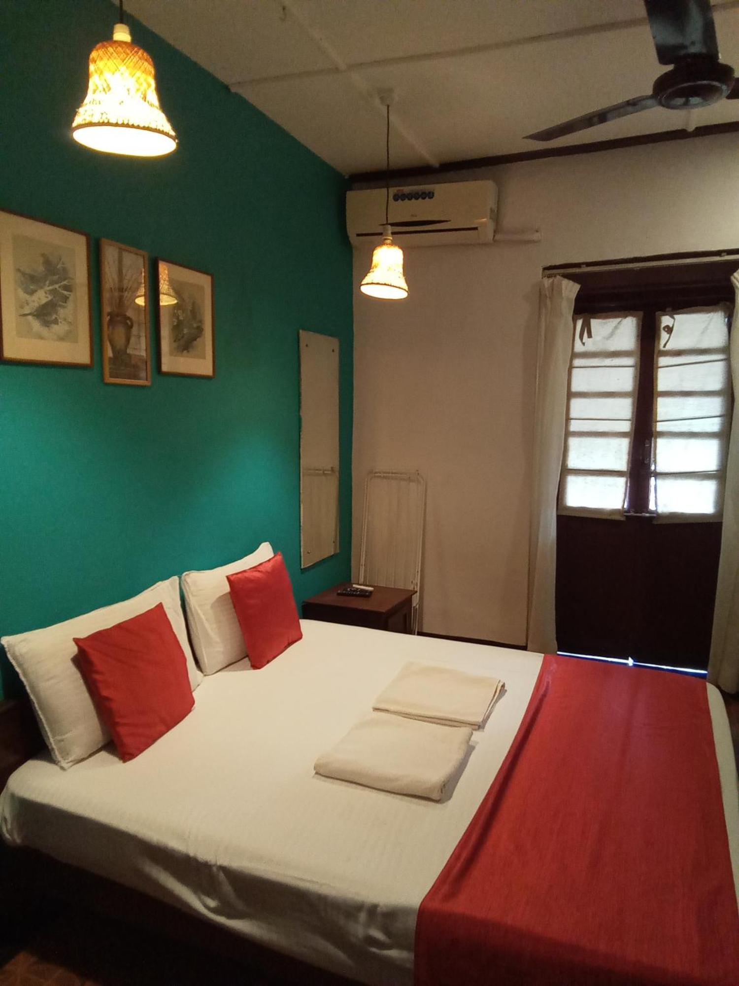 O Camarao Hotell Calangute Rum bild