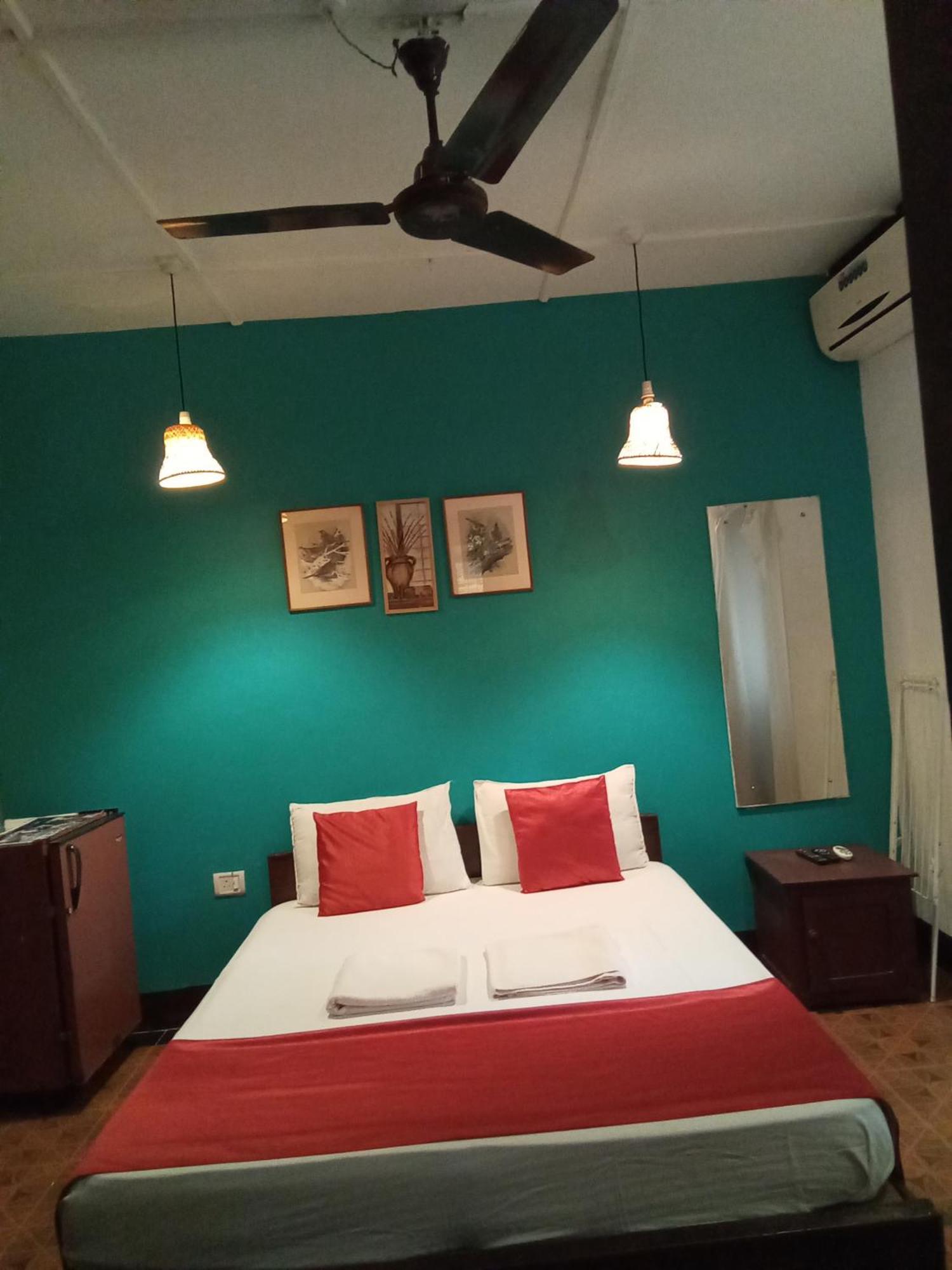 O Camarao Hotell Calangute Rum bild